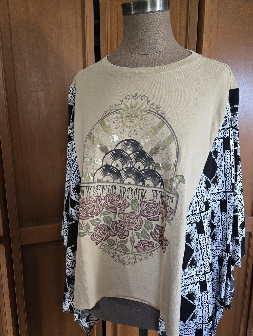 Graphic Long Sleeve Tunic with Floral Sun Motif